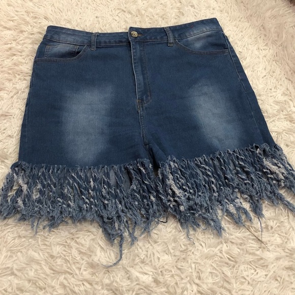 AQ Jeans‎ Denim Fringe Shorts Size 20 - Picture 1 of 8